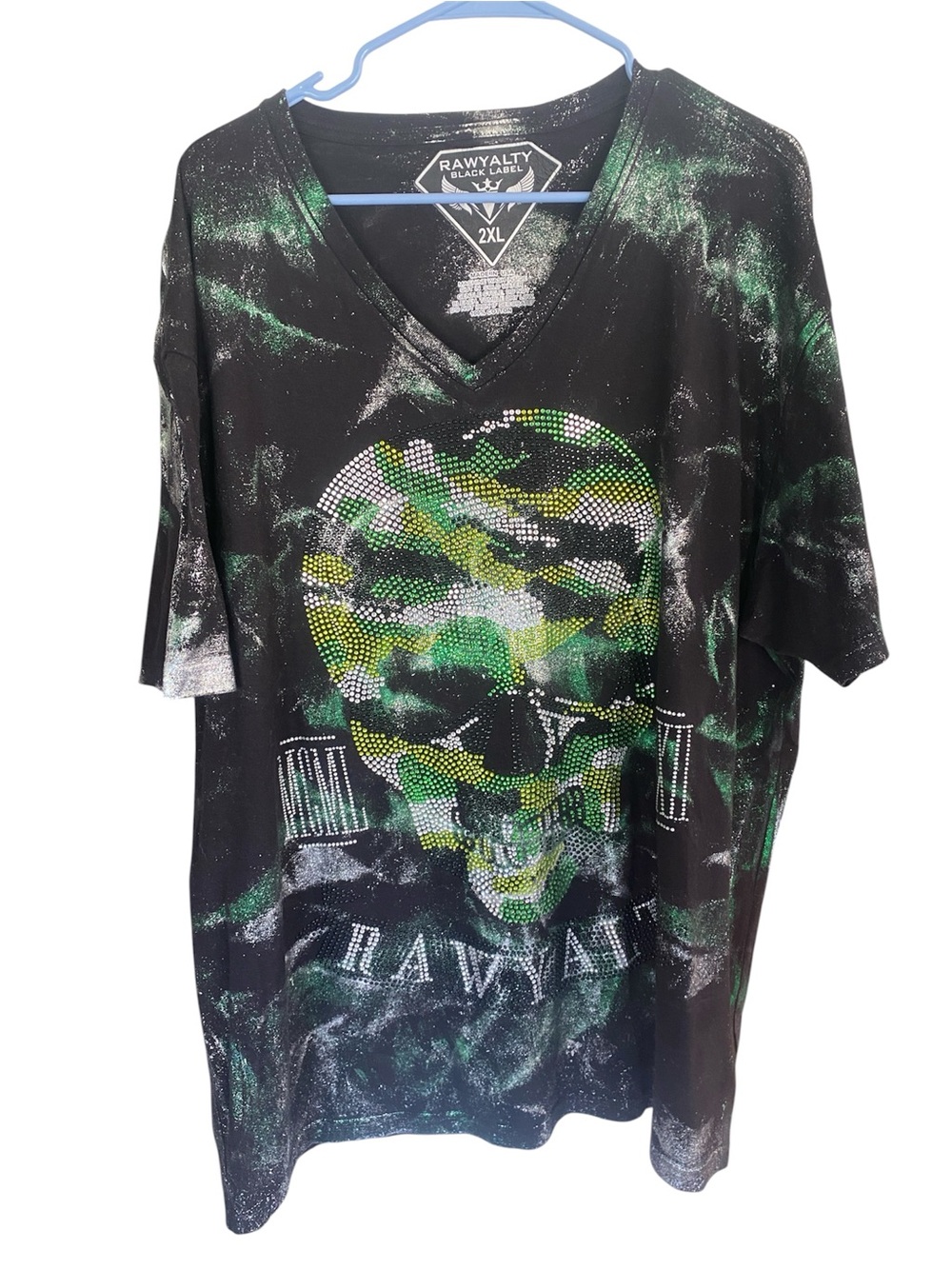 Rawyalty Black Label Black & Green Skull Graphic Bling V-Neck Tee Size 2XL EUC